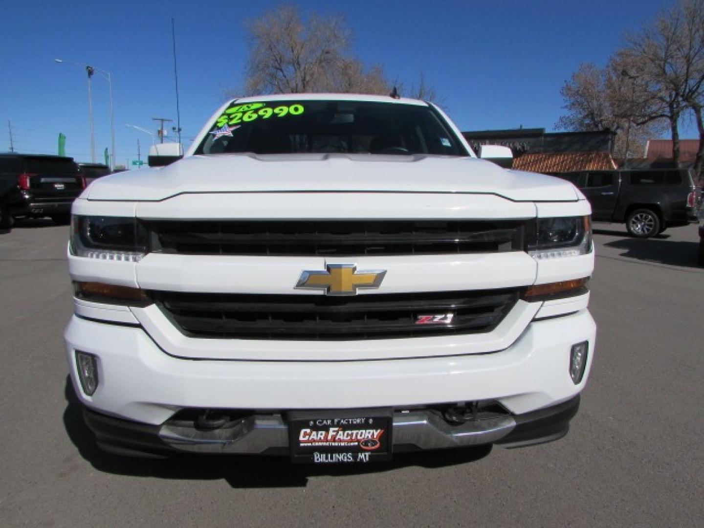 2018 White /Gray Cloth Chevrolet Silverado 1500 LT Z71Crew Cab 4WD (3GCUKRECXJG) with an 5.3L V8 OHV 16V engine, 6A transmission, located at 4562 State Avenue, Billings, MT, 59101, (406) 896-9833, 45.769516, -108.526772 - Photo#5